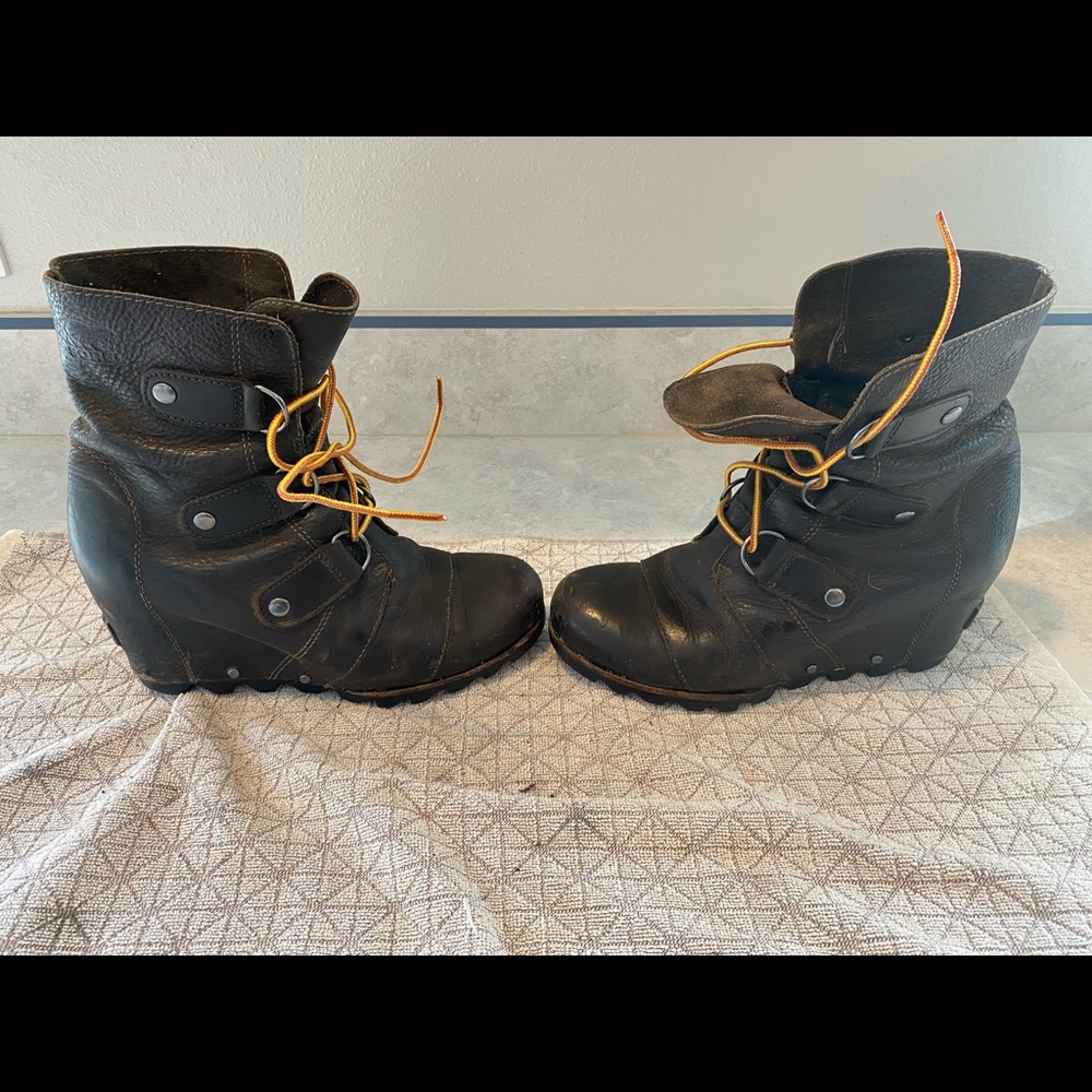 Joan of Arctic Wedge-Sorel